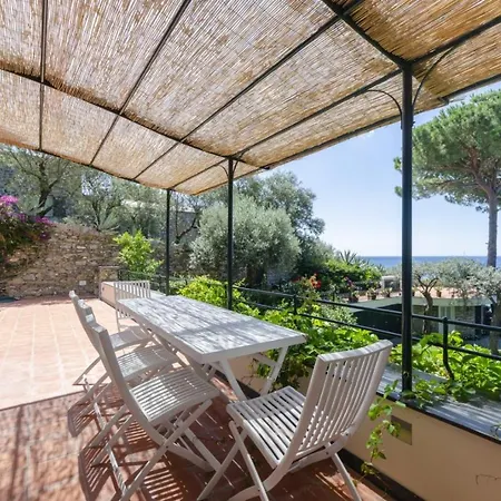 Apartment Joivy With Splendid View And Private Garden In Mulinetti Recco