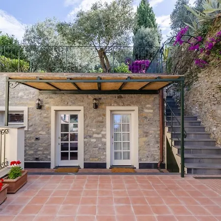 Joivy With Splendid View And Private Garden In Mulinetti Apartment