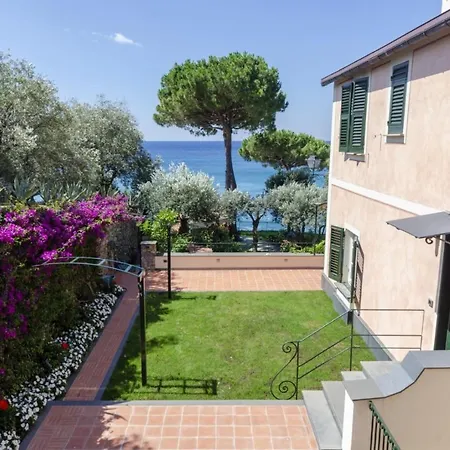 Joivy With Splendid View And Private Garden In Mulinetti