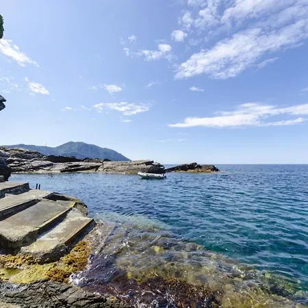 Joivy With Splendid View And Private Garden In Mulinetti Apartment *