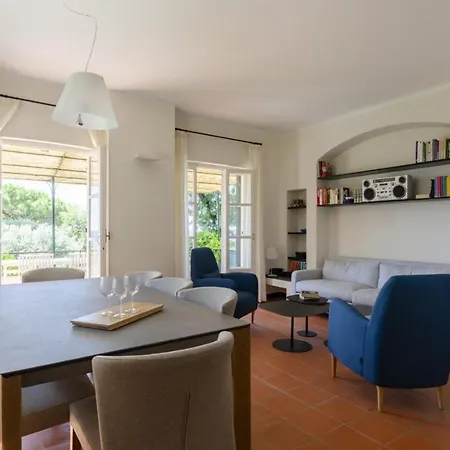 Joivy With Splendid View And Private Garden In Mulinetti Recco