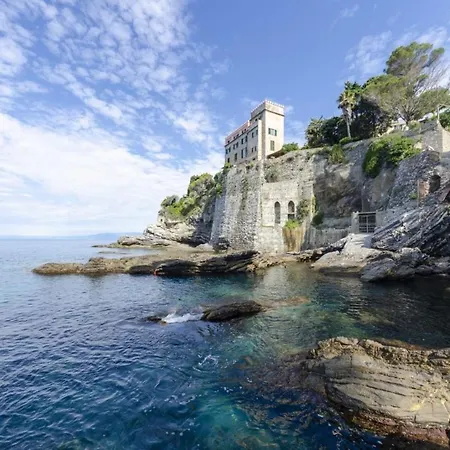 Joivy With Splendid View And Private Garden In Mulinetti Apartment