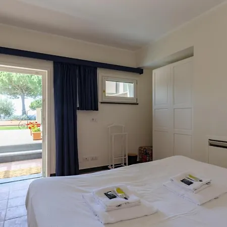 Joivy With Splendid View And Private Garden In Mulinetti Apartment *